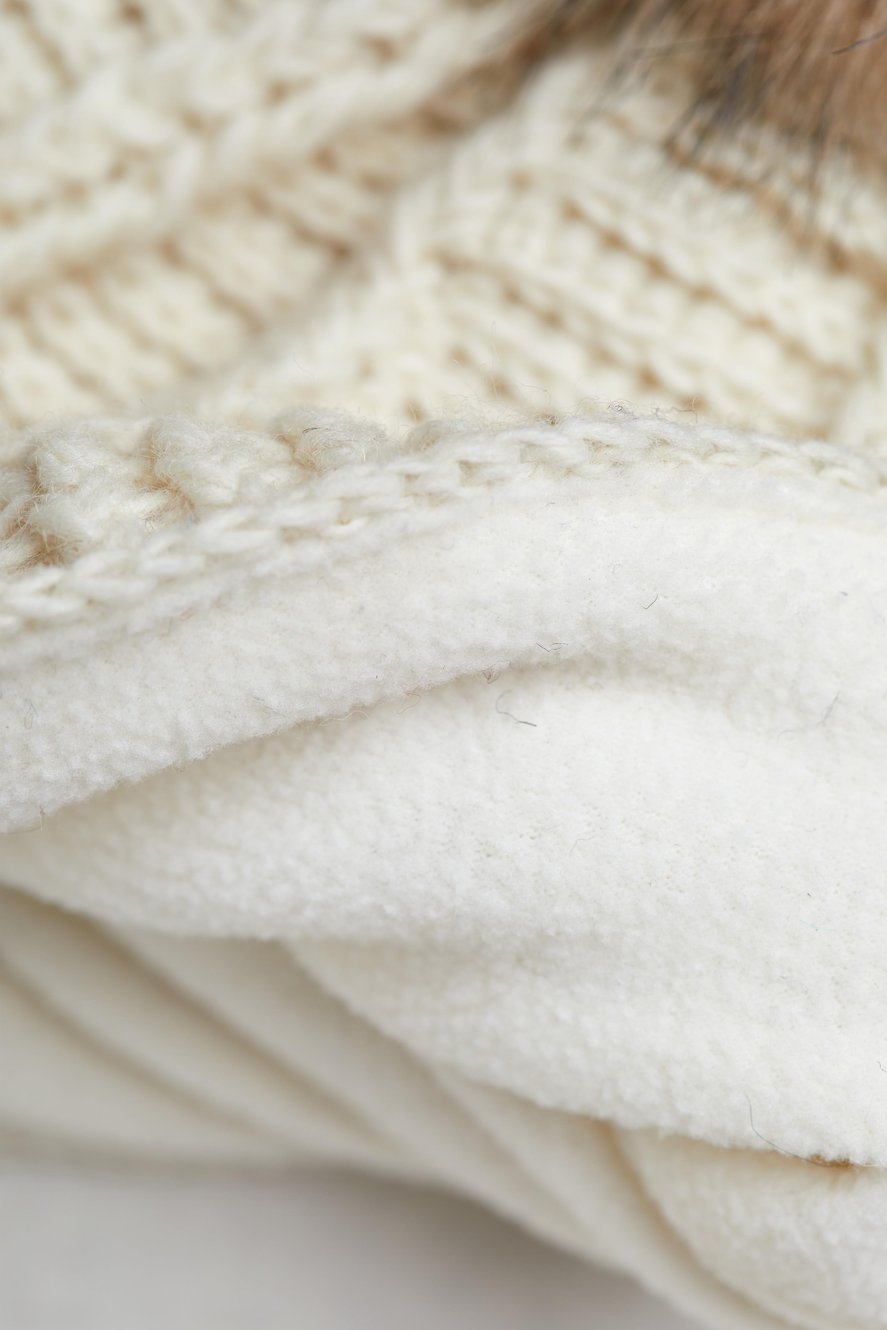 Brecken Ecru Knit Mittens
