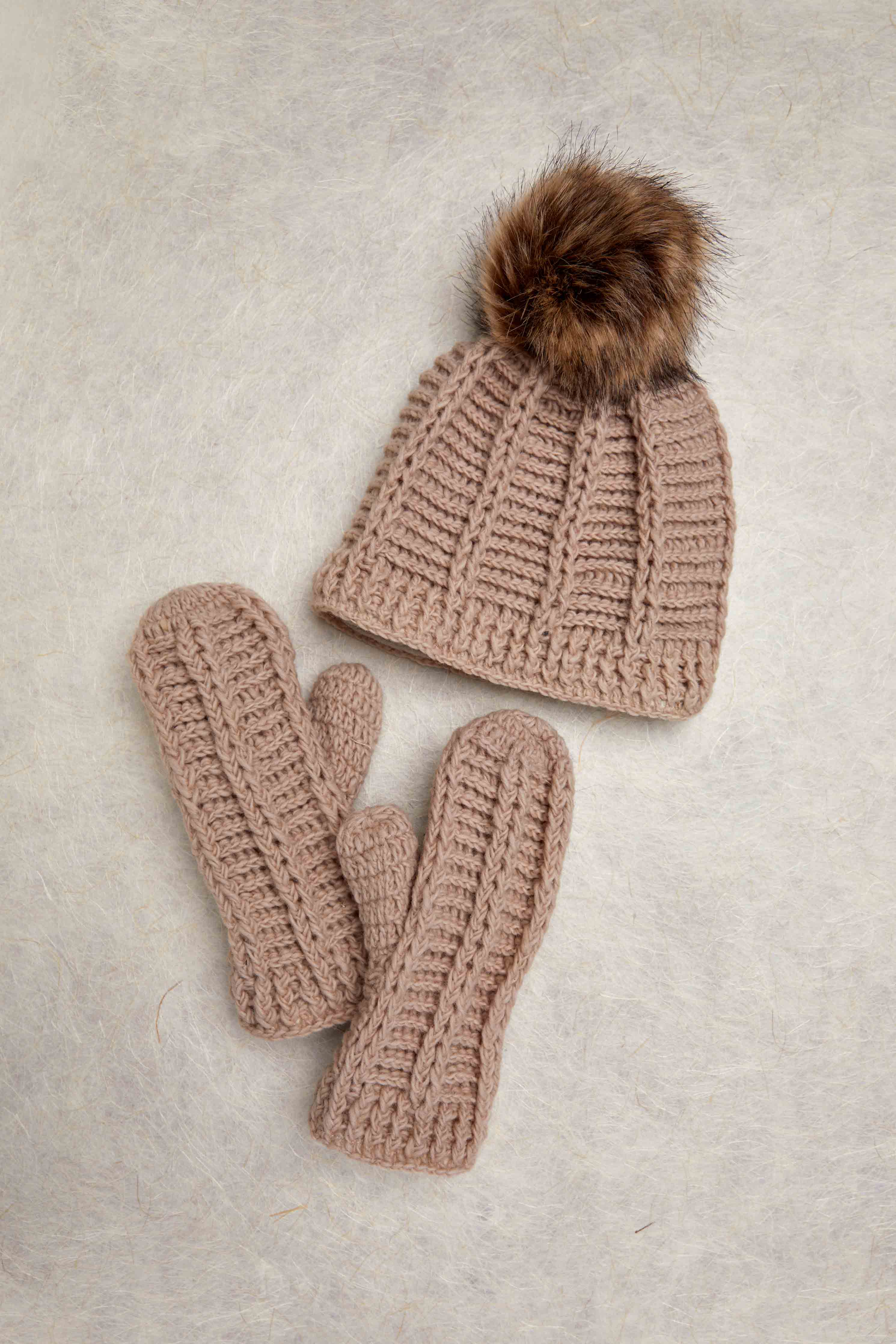 Brecken Tan Knit Mittens