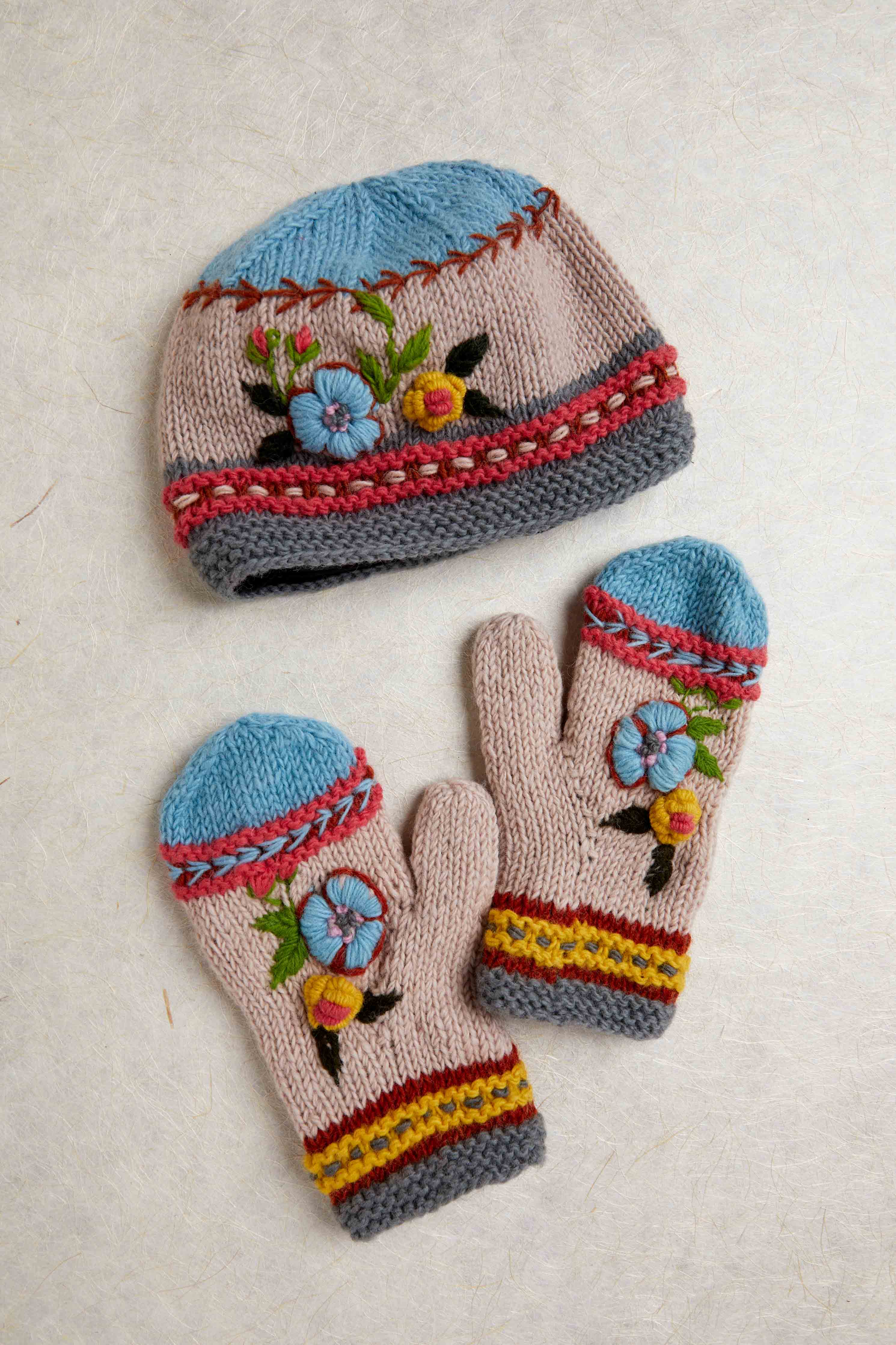 Color Block Sand Mittens