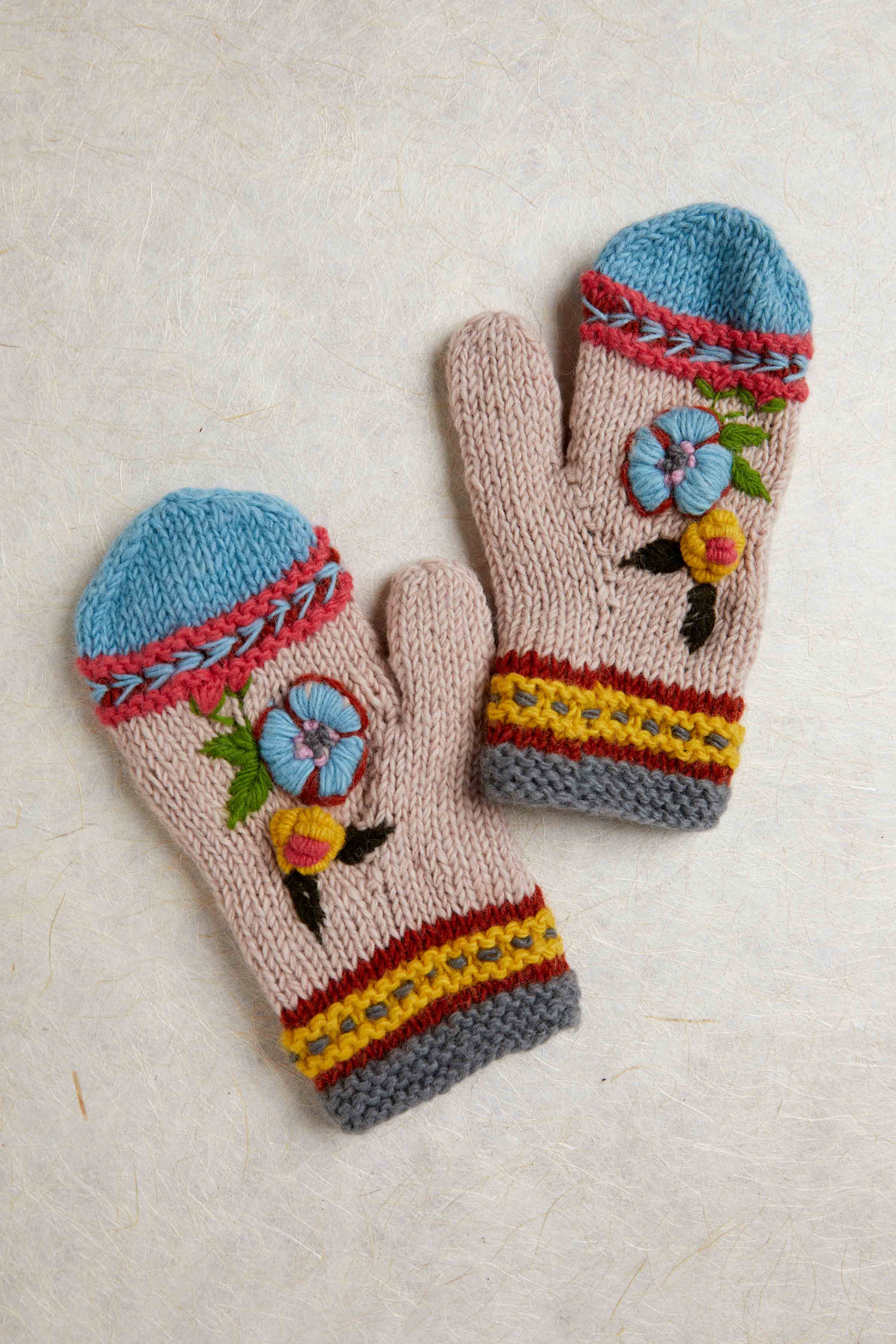 Color Block Sand Mittens